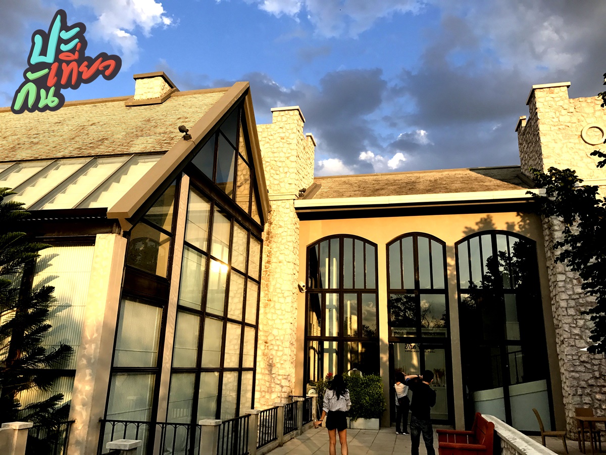 หน้าร้าน THE CASTLE RESTAURANT