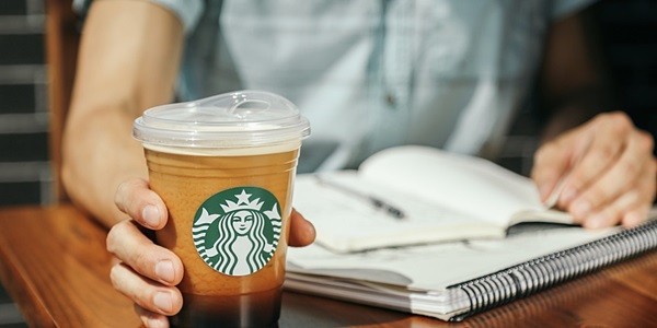 Starbucks งดใช้หลอดพลาสติก 2020
