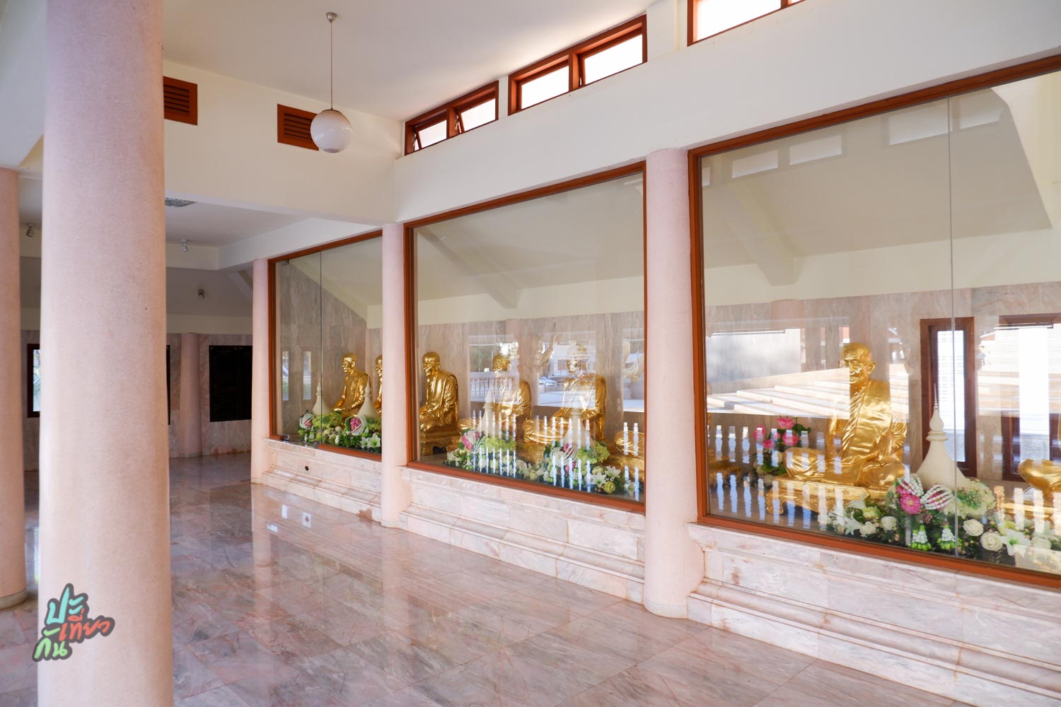 รูปเหมือนของ บูรพาจารย์ทั้งหมด 17 องค์