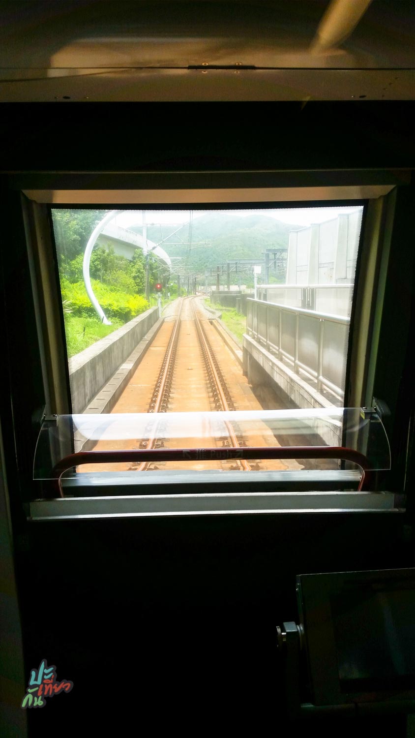ด้านหน้าของขบวนรถไฟฟ้า สายสีชมพู สายดิสนีย์แลนด์รีสอร์ท