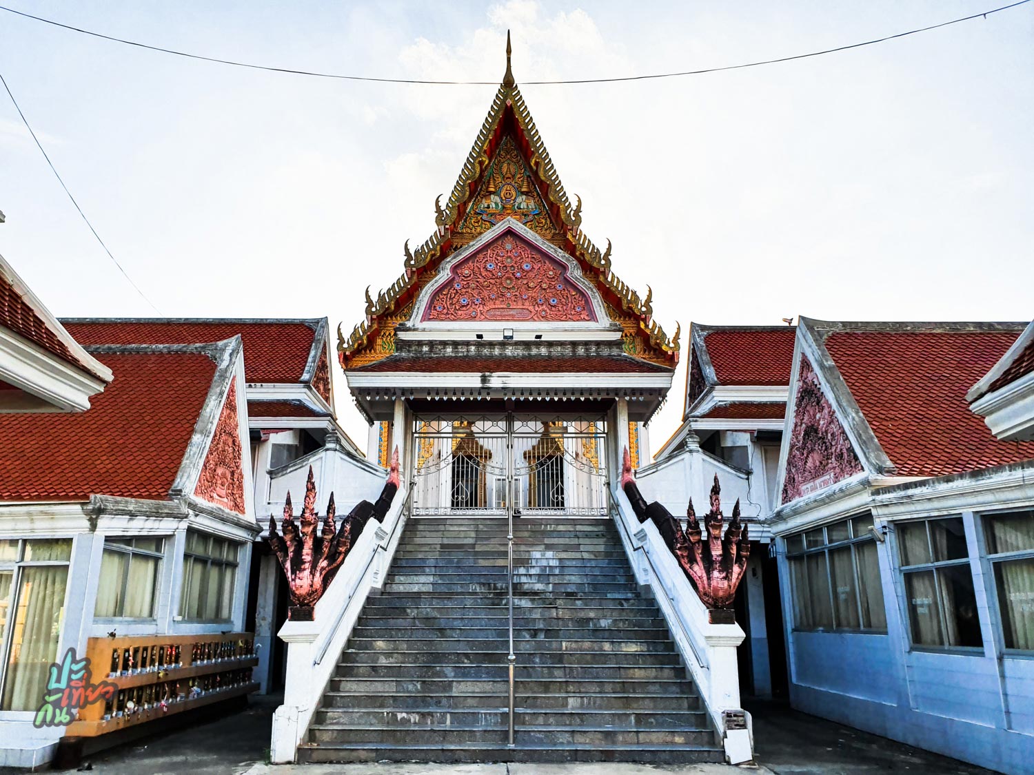 อุโบสถด้านหน้า ภายในวัดคงคา