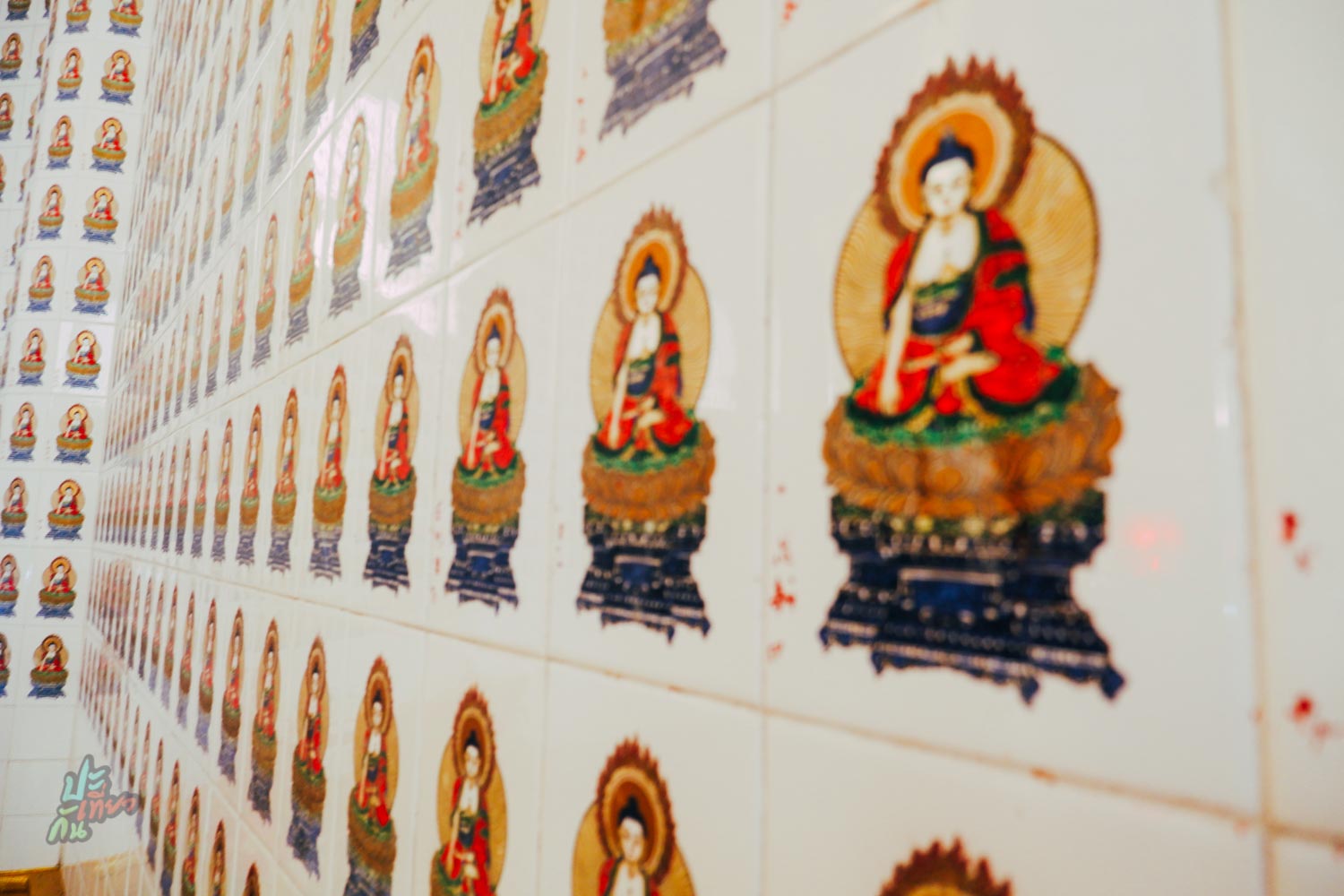 กระเบื้องลายพระ