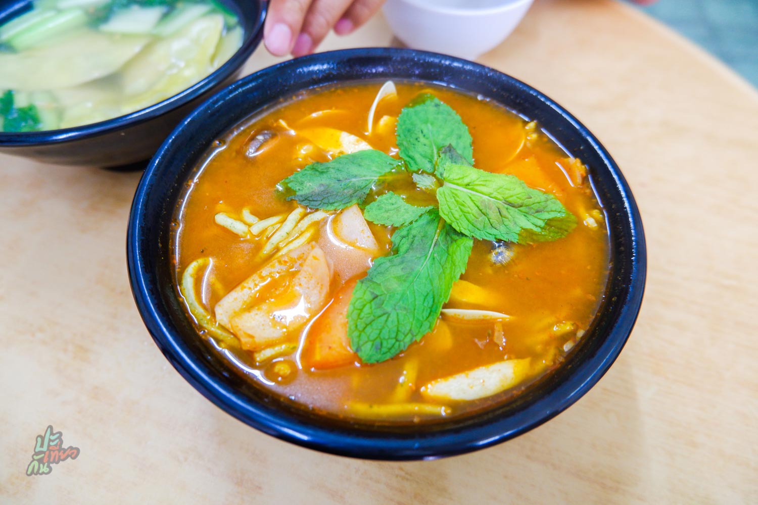 Tom Yam Yeap Noodles Clams Soup