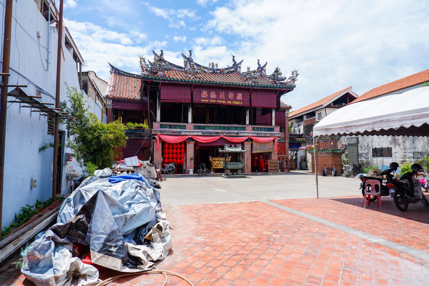 ลานภายในวัด