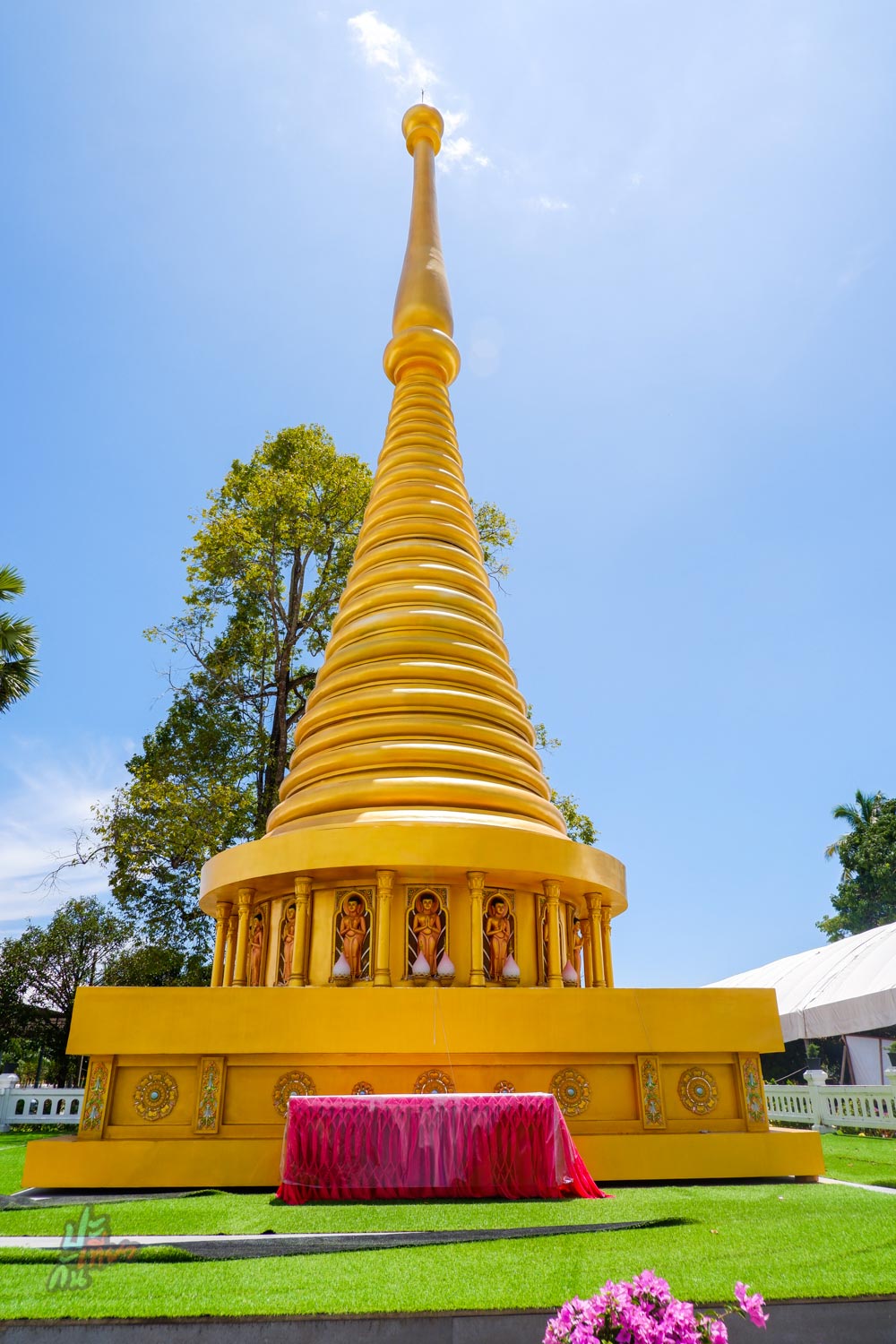 โครงการสร้าง "หมู่วิหารโพธิ์เสด็จ"
