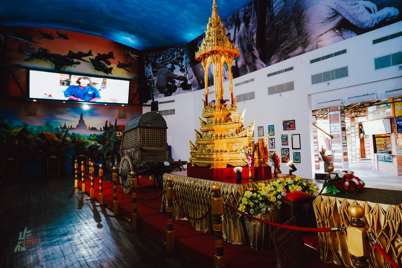 การจัดแสดงบริเวณทางเข้า